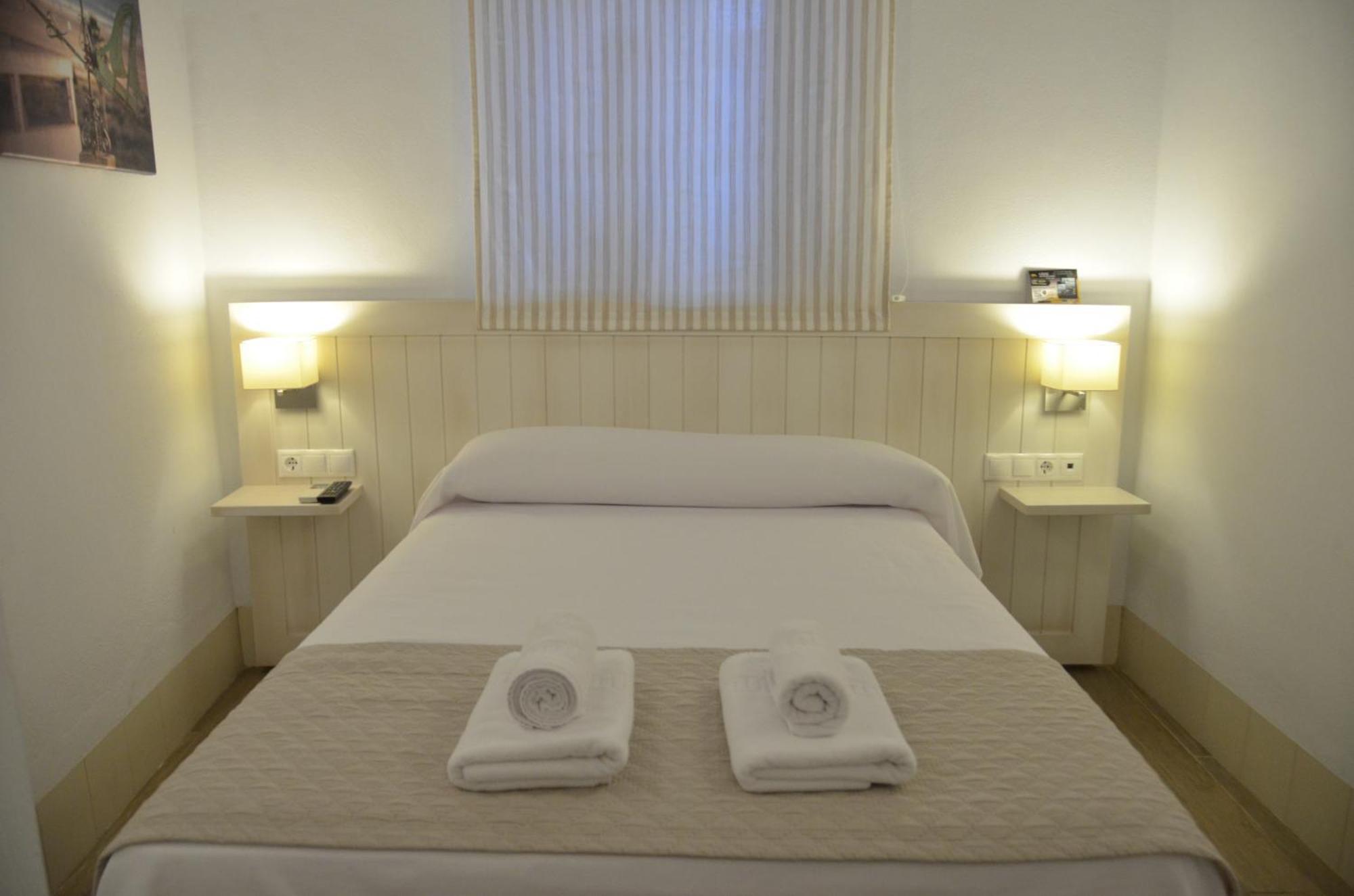 Hostal La Fonda Conil De La Frontera Ruang foto