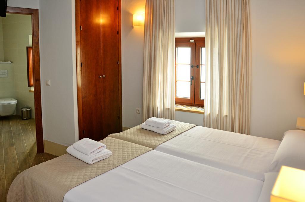 Hostal La Fonda Conil De La Frontera Ruang foto