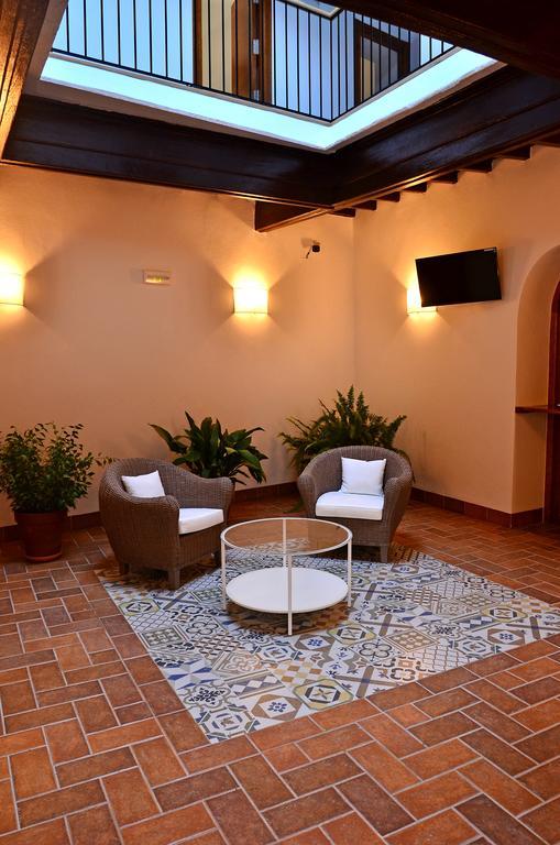 Hostal La Fonda Conil De La Frontera Bagian luar foto