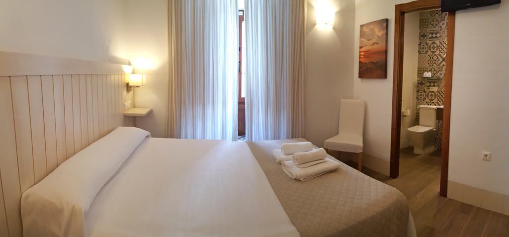 Hostal La Fonda Conil De La Frontera Bagian luar foto