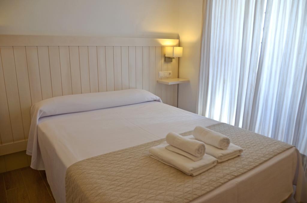 Hostal La Fonda Conil De La Frontera Bagian luar foto