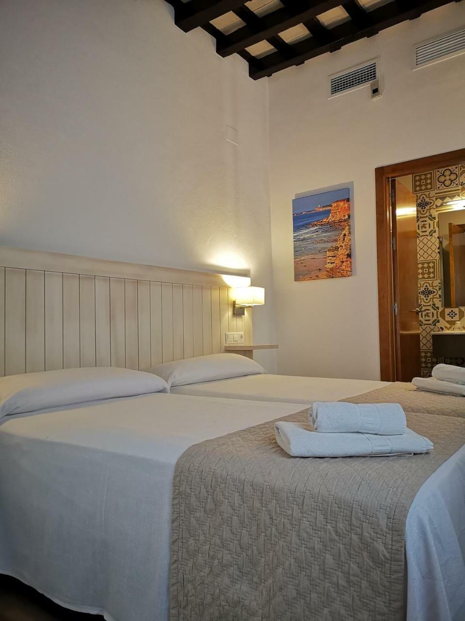 Hostal La Fonda Conil De La Frontera Bagian luar foto